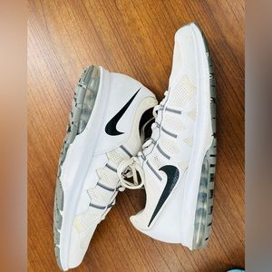 Nike Max Dynasty Size 13 Cross training sneakers